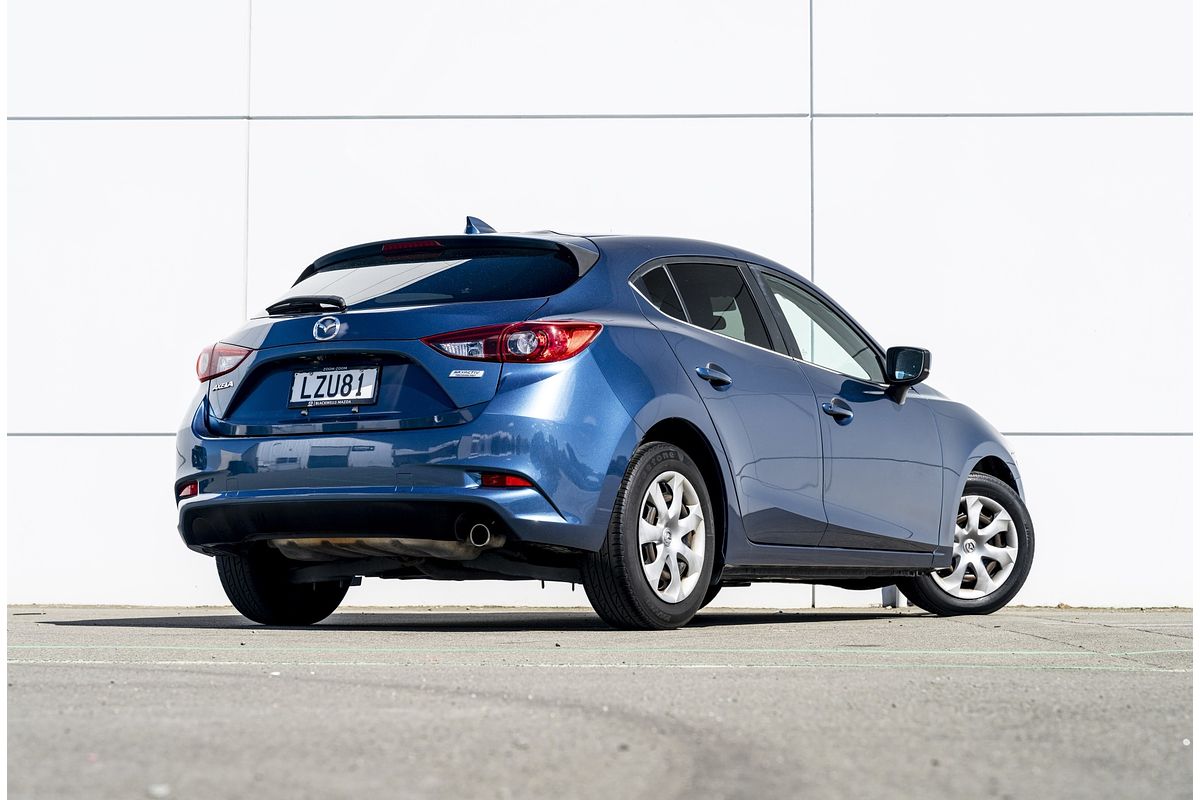 2017 Mazda Axela