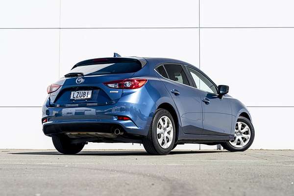 2017 Mazda Axela