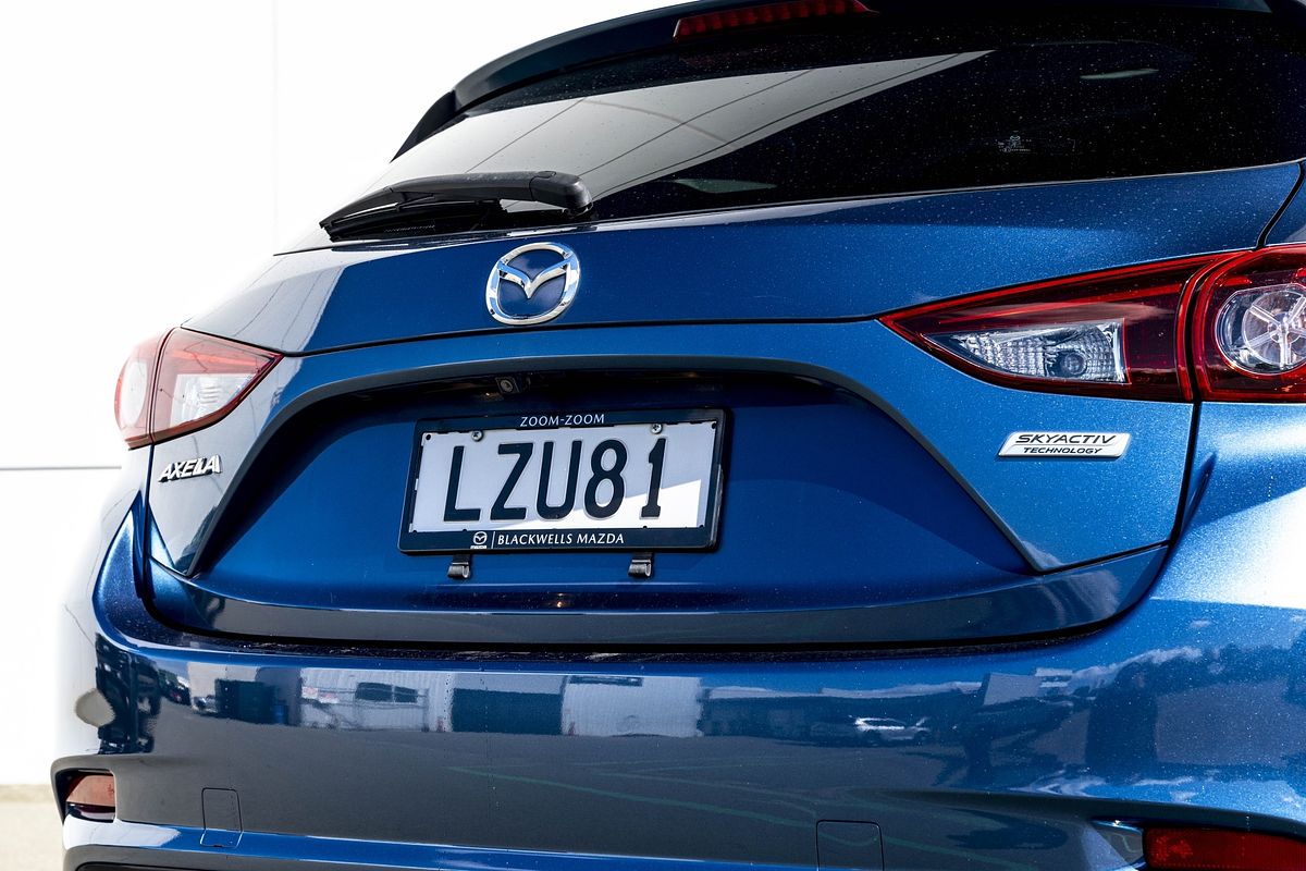 2017 Mazda Axela