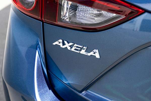 2017 Mazda Axela