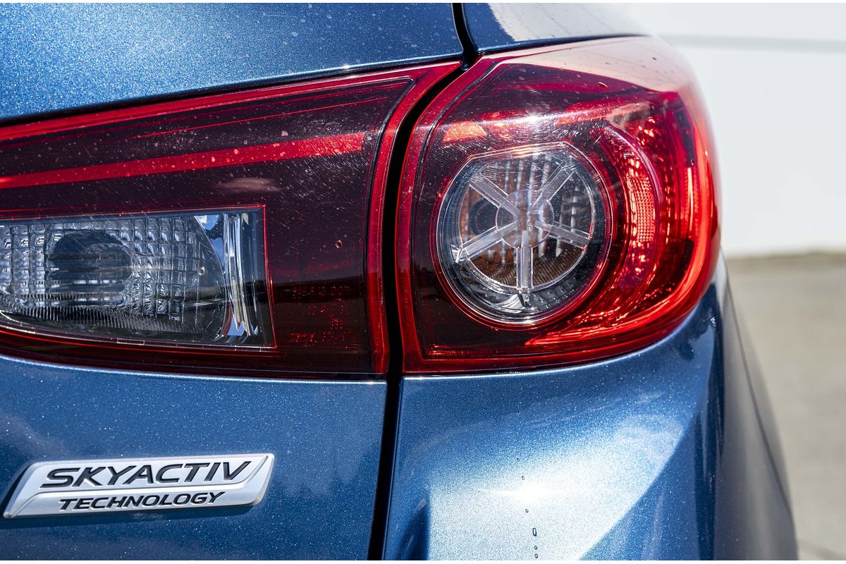 2017 Mazda Axela