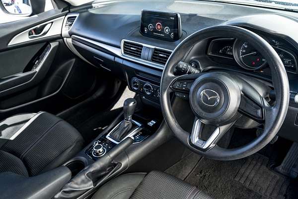 2017 Mazda Axela
