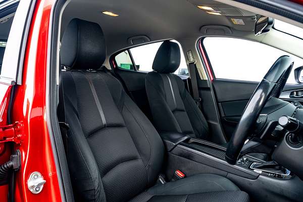 2018 Mazda 3 SP25 Sp25 2.5P/6At