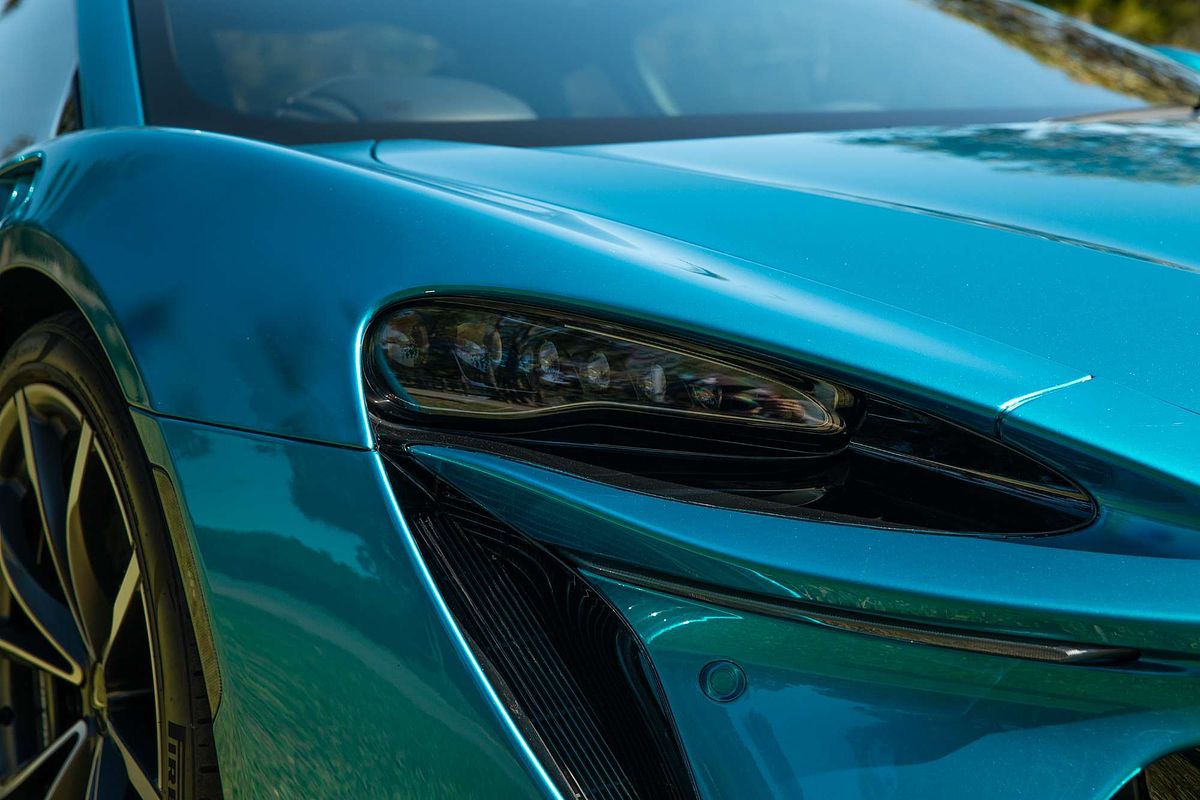 2023 McLaren Artura Performance P16