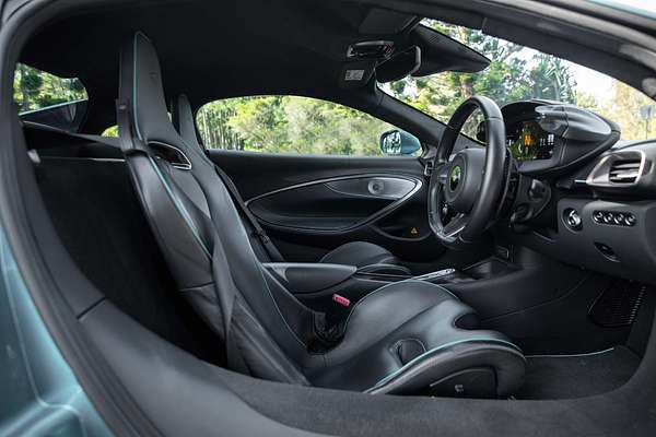 2023 McLaren Artura Performance P16
