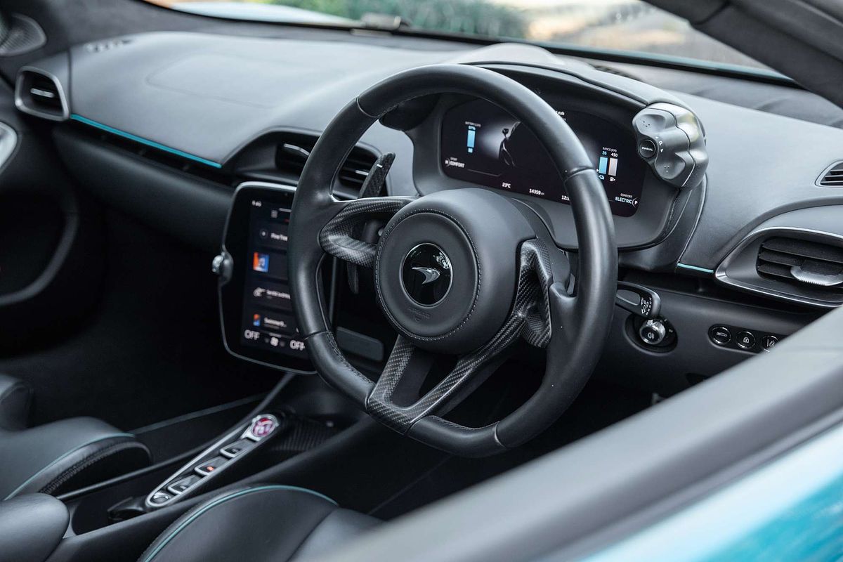 2023 McLaren Artura Performance P16