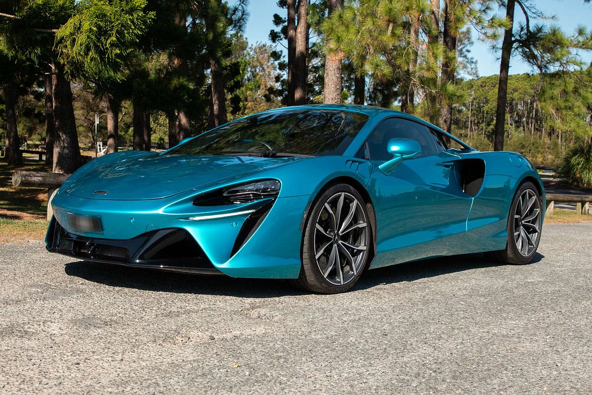 2023 McLaren Artura Performance P16