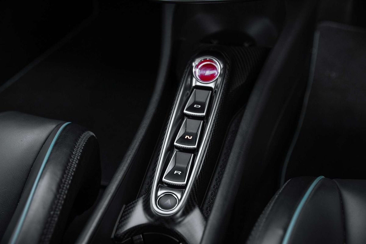 2023 McLaren Artura Performance P16