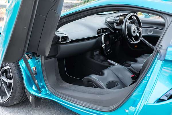 2023 McLaren Artura Performance P16