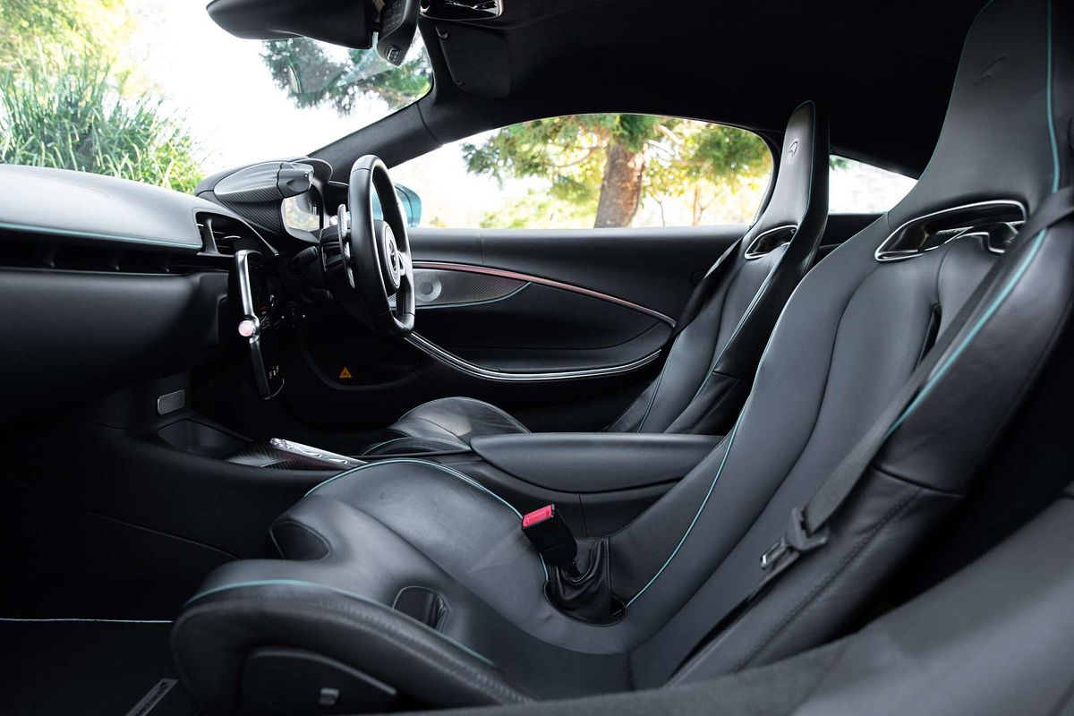 2023 McLaren Artura Performance P16