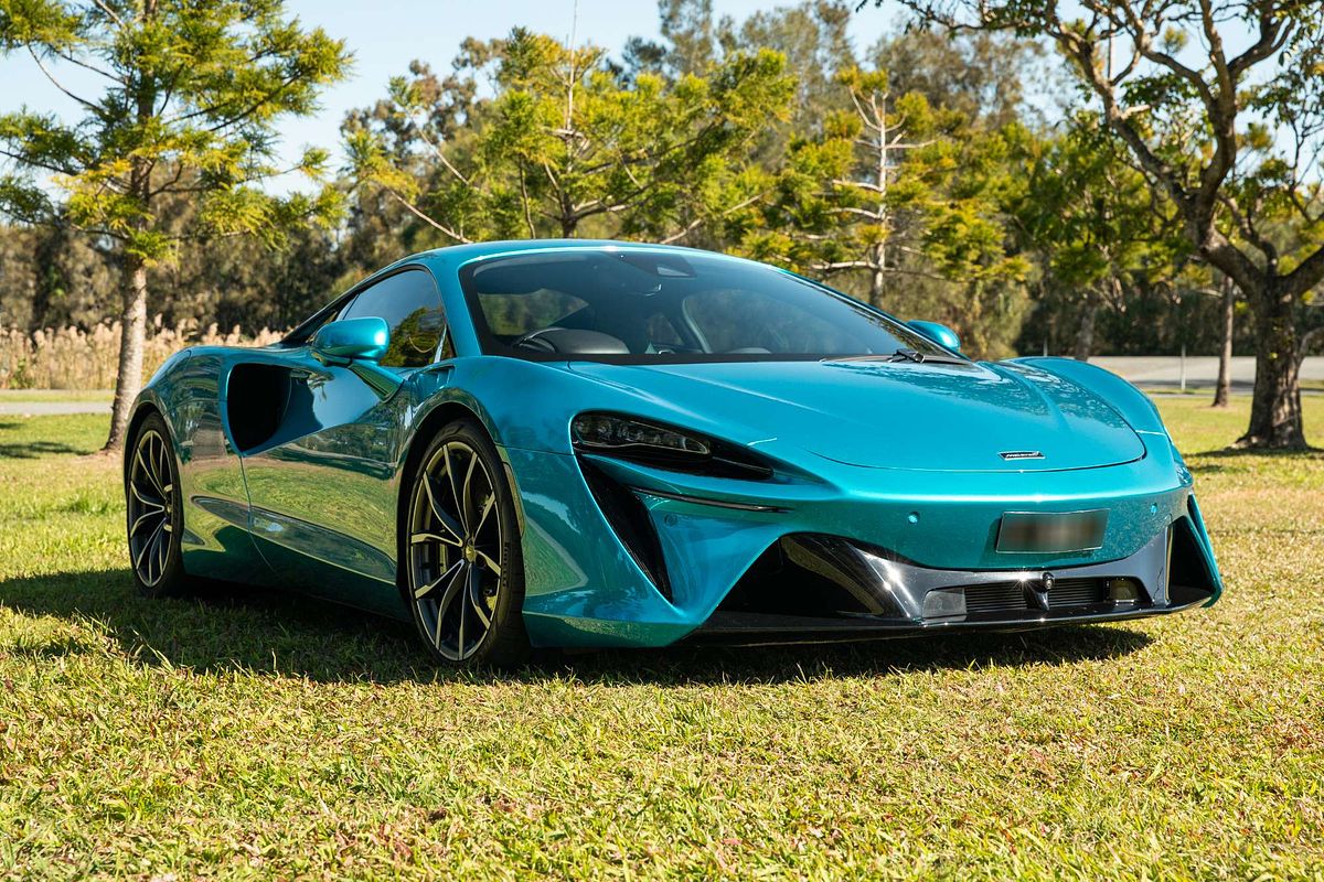 2023 McLaren Artura Performance P16