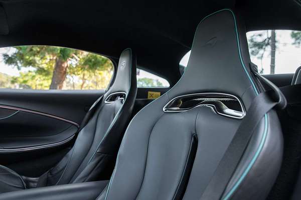 2023 McLaren Artura Performance P16