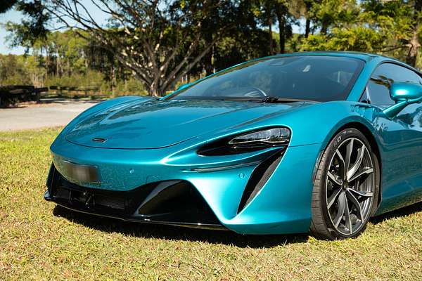 2023 McLaren Artura Performance P16