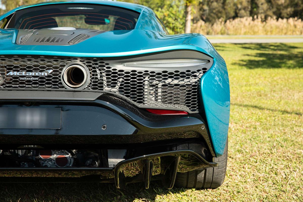 2023 McLaren Artura Performance P16