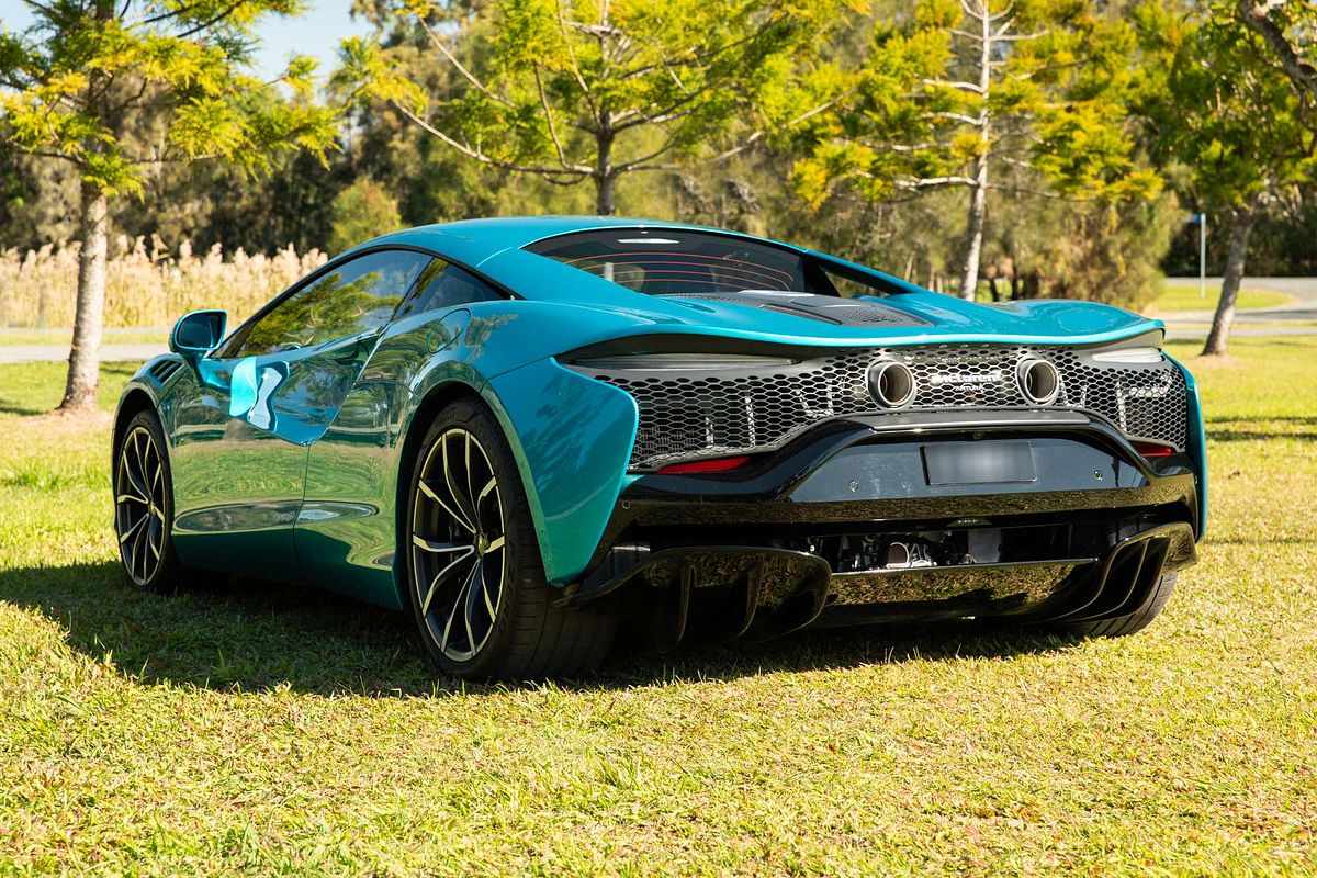 2023 McLaren Artura Performance P16