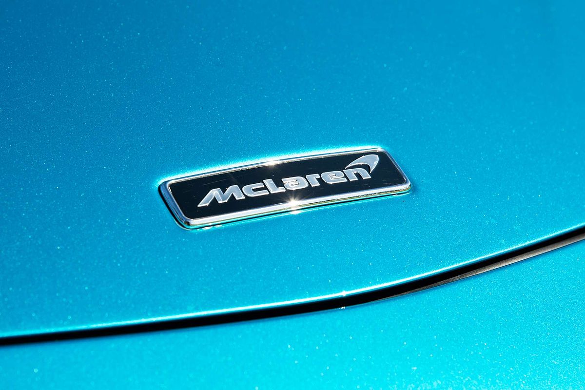 2023 McLaren Artura Performance P16