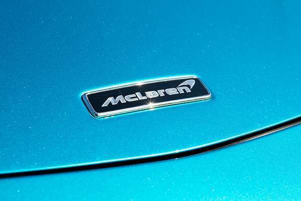 2023 McLaren Artura Performance P16