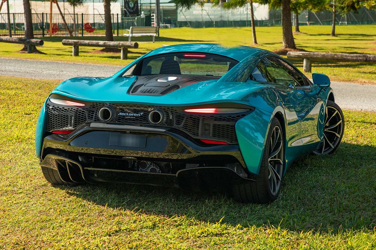 2023 McLaren Artura Performance P16