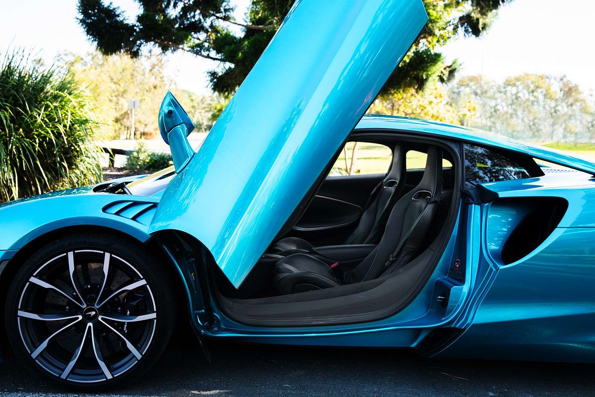 2023 McLaren Artura Performance P16