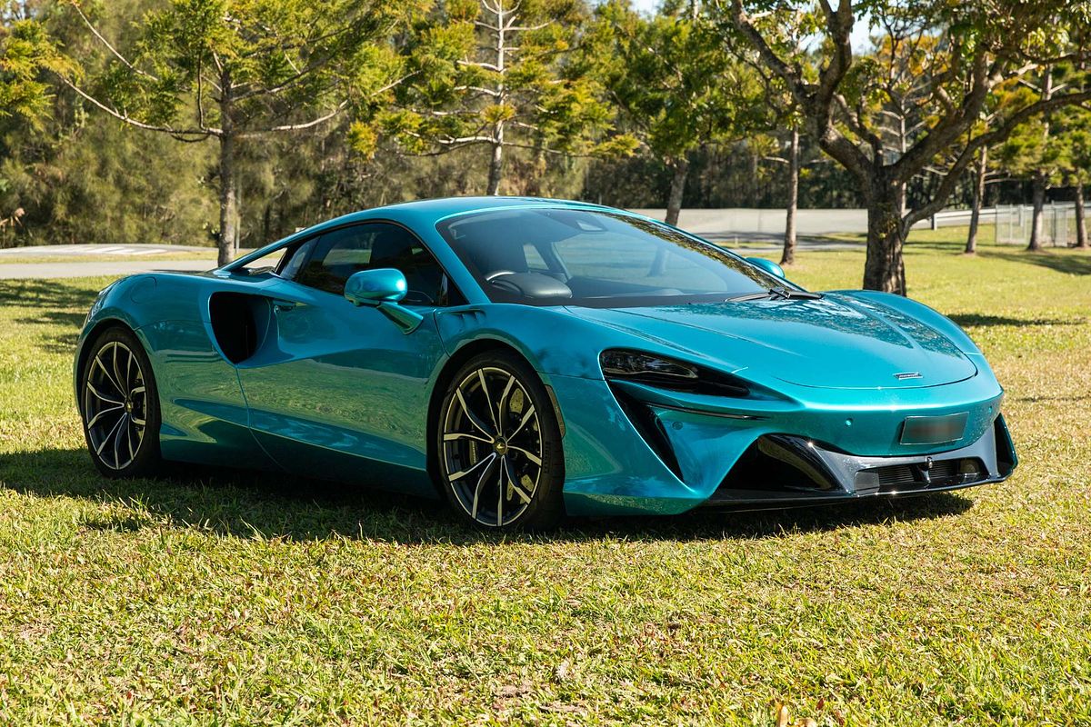2023 McLaren Artura Performance P16
