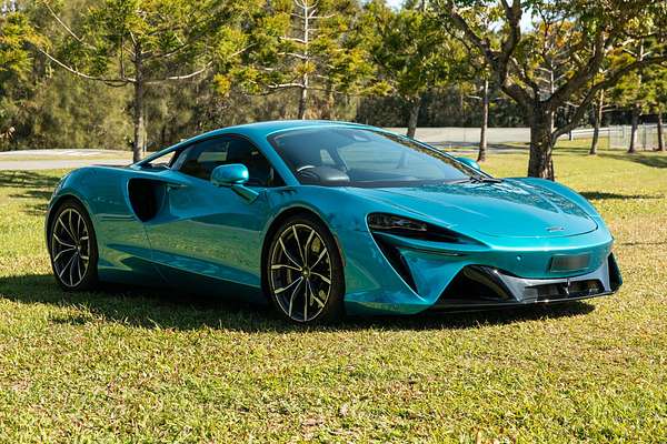 2023 McLaren Artura Performance P16