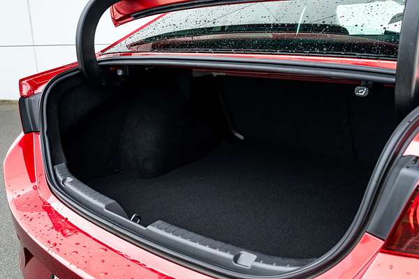 2023 Mazda 3 Limited 2.5P/6At