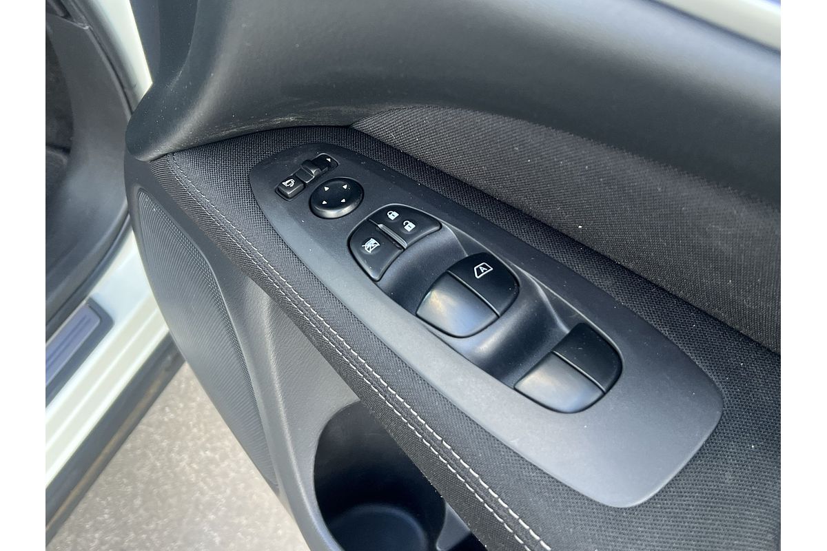 2017 Nissan Pathfinder ST R52 Series II