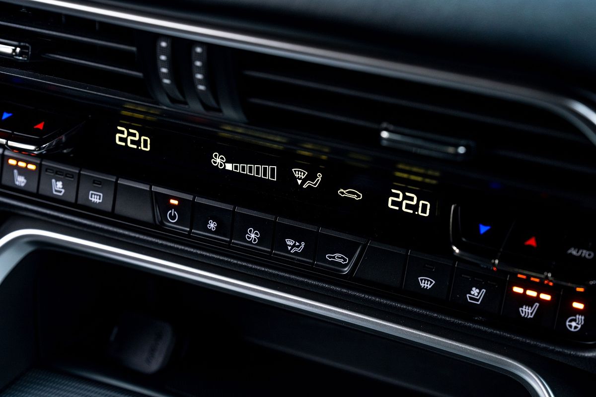 2023 Mazda CX-60 Diesel Hybrid / Exclusive Sports