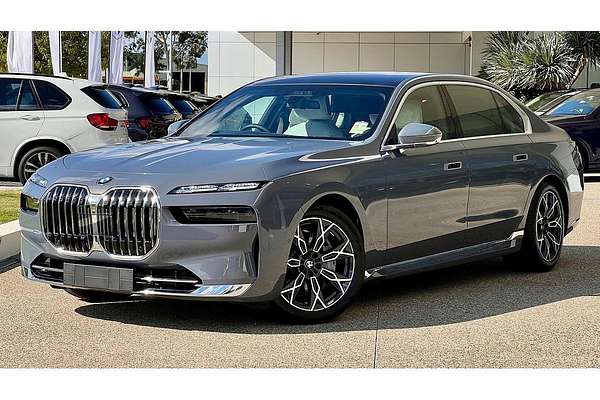 2025 BMW 7 Series 740i M Sport G70