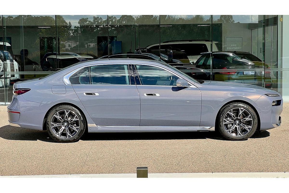 2025 BMW 7 Series 740i M Sport G70