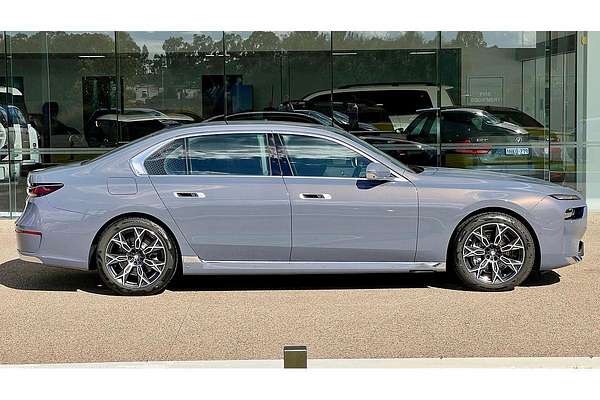 2025 BMW 7 Series 740i M Sport G70