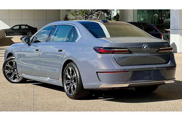 2025 BMW 7 Series 740i M Sport G70