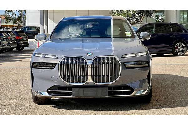 2025 BMW 7 Series 740i M Sport G70