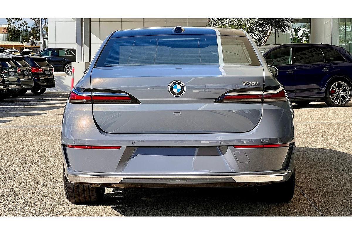 2025 BMW 7 Series 740i M Sport G70