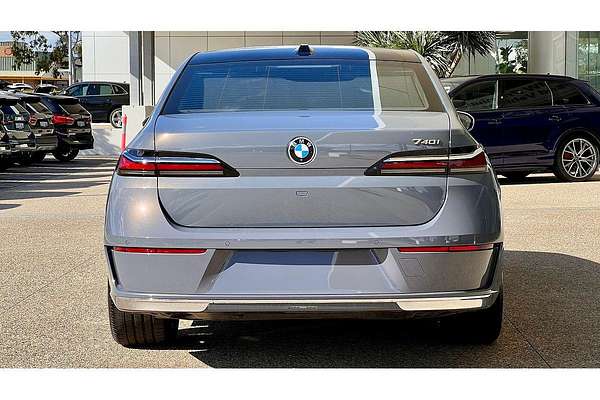 2025 BMW 7 Series 740i M Sport G70