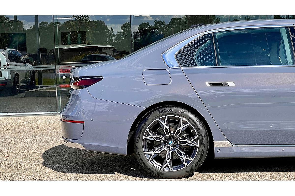 2025 BMW 7 Series 740i M Sport G70