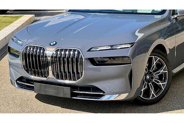 2025 BMW 7 Series 740i M Sport G70