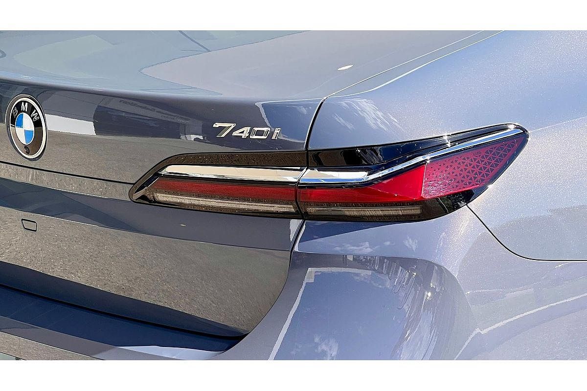 2025 BMW 7 Series 740i M Sport G70
