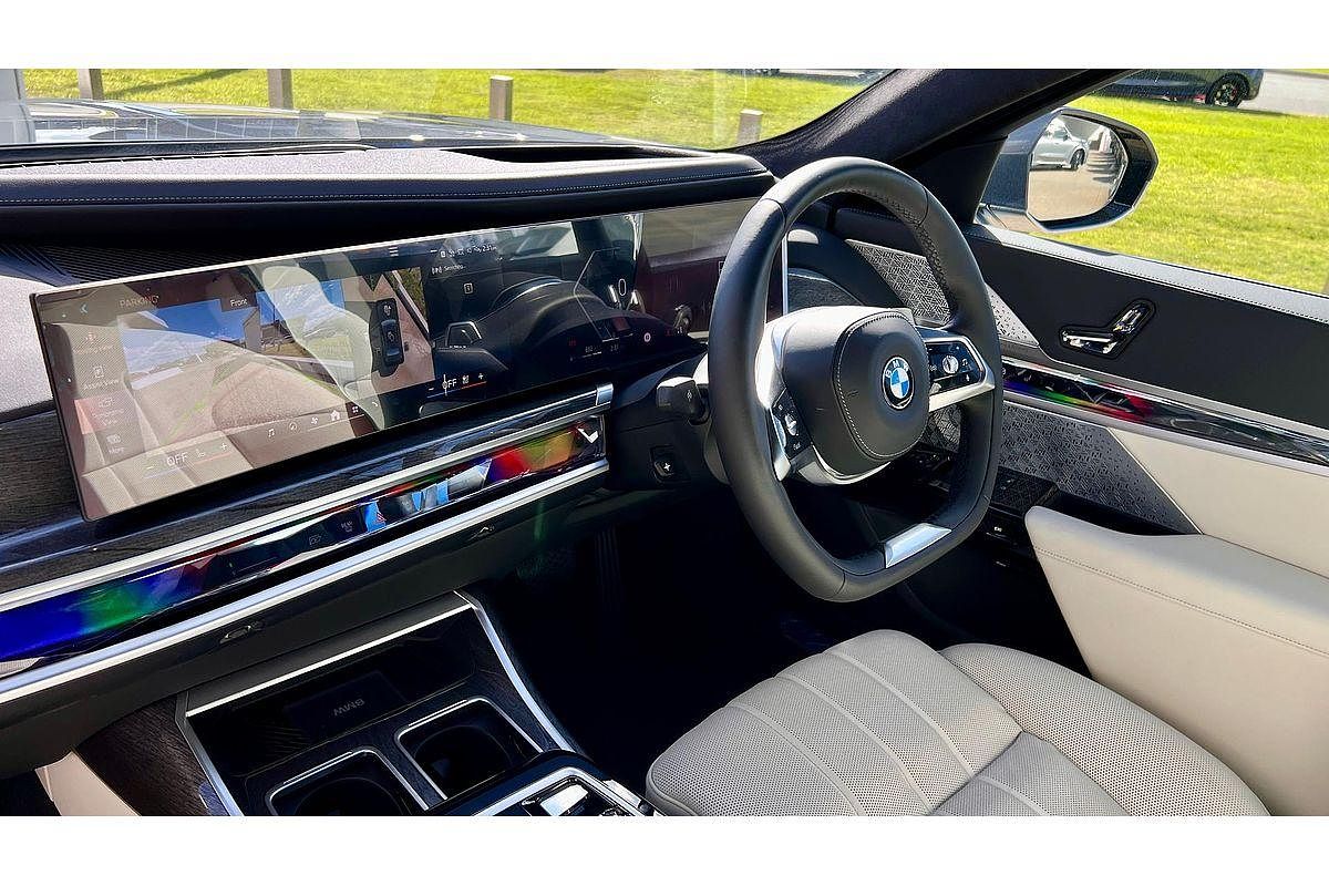 2025 BMW 7 Series 740i M Sport G70