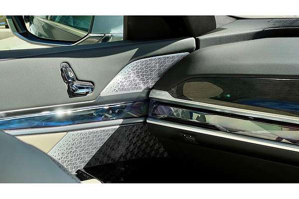 2025 BMW 7 Series 740i M Sport G70