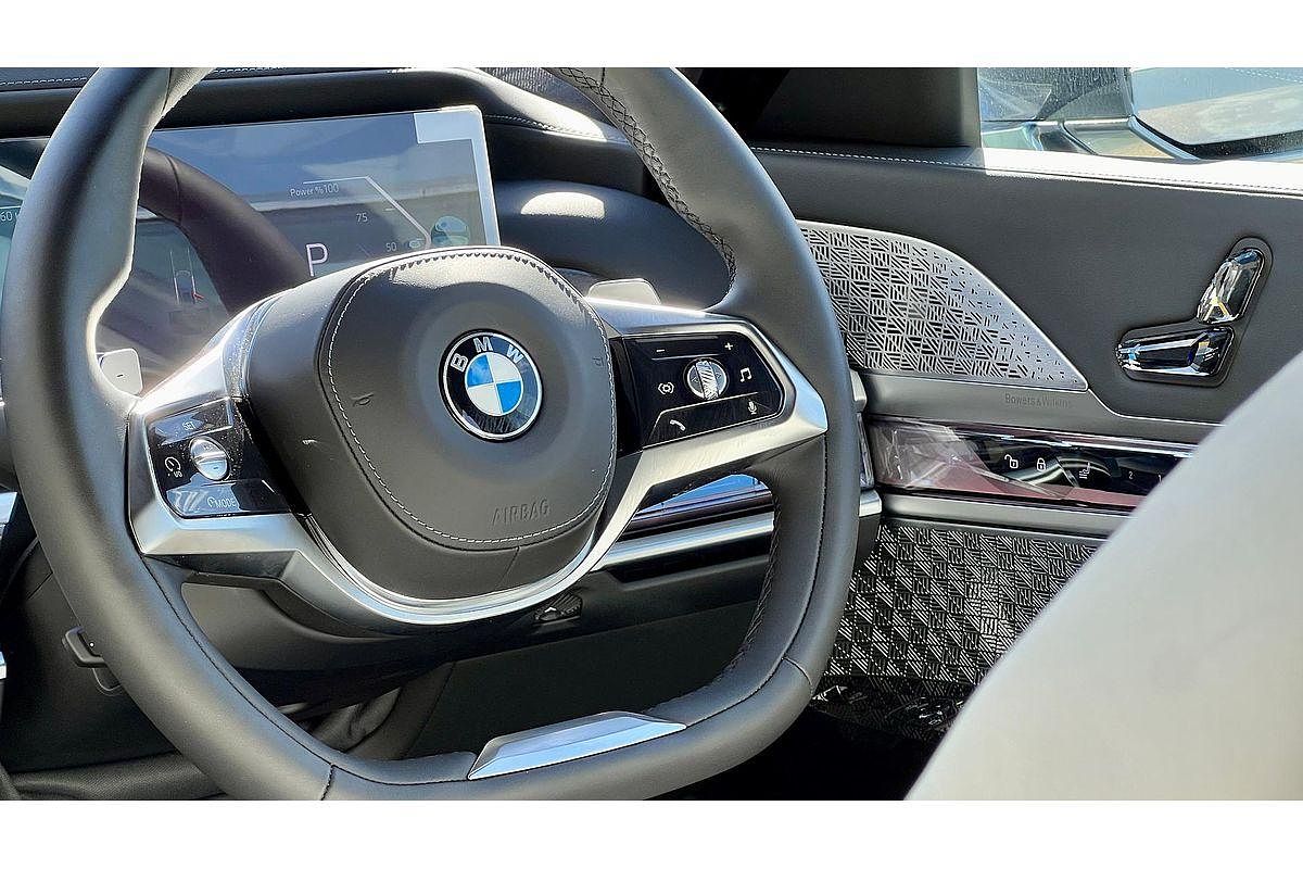 2025 BMW 7 Series 740i M Sport G70