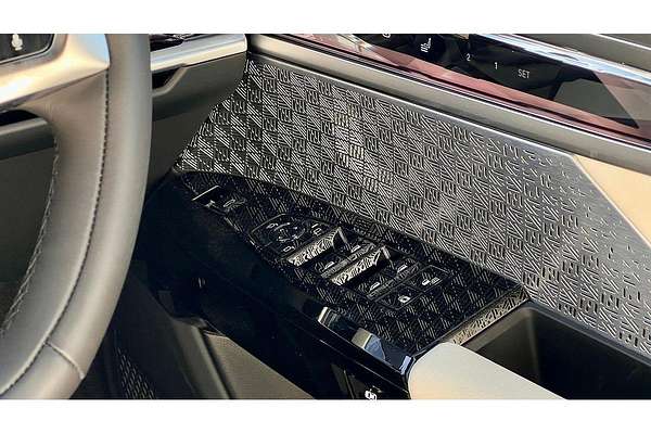 2025 BMW 7 Series 740i M Sport G70