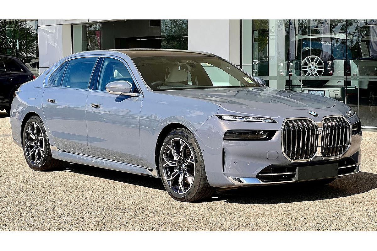 2025 BMW 7 Series 740i M Sport G70
