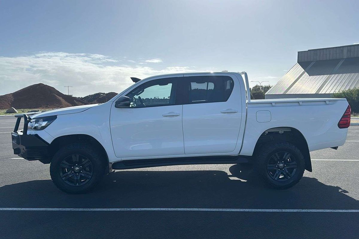 2022 Toyota Hilux SR GUN126R 4X4