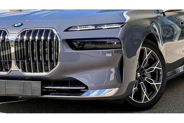 2025 BMW 7 Series 740i M Sport G70