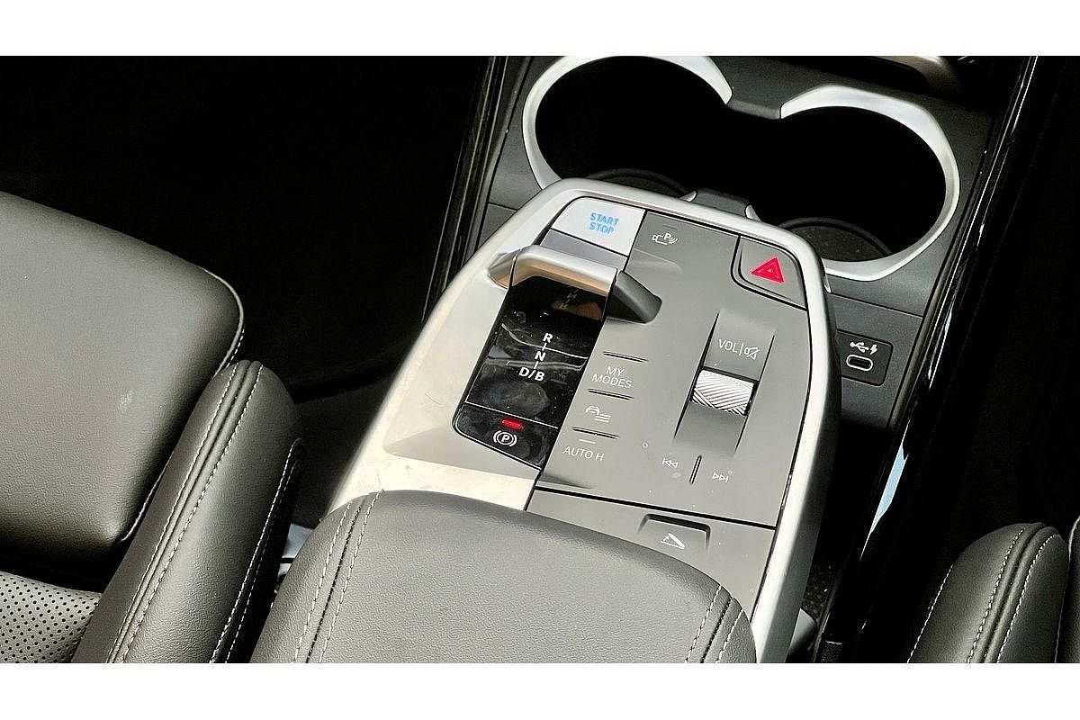 2024 BMW iX1 xDrive30 xLine U11