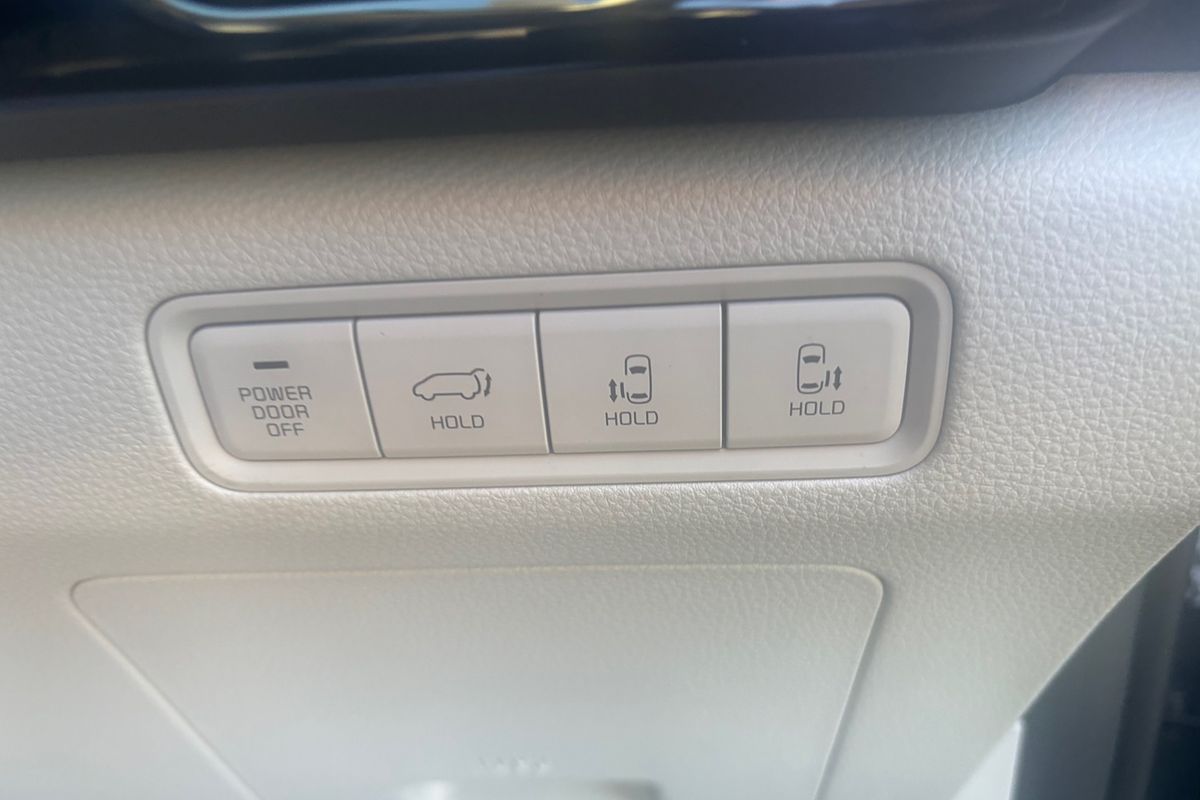 2023 Kia Carnival SLi KA4
