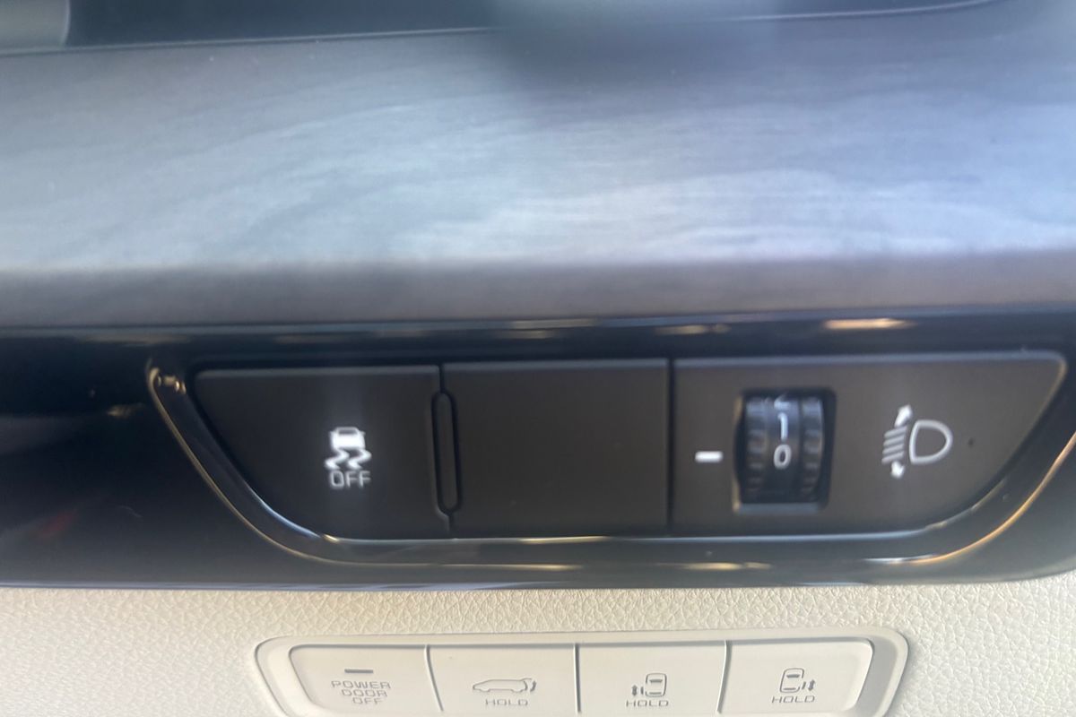 2023 Kia Carnival SLi KA4