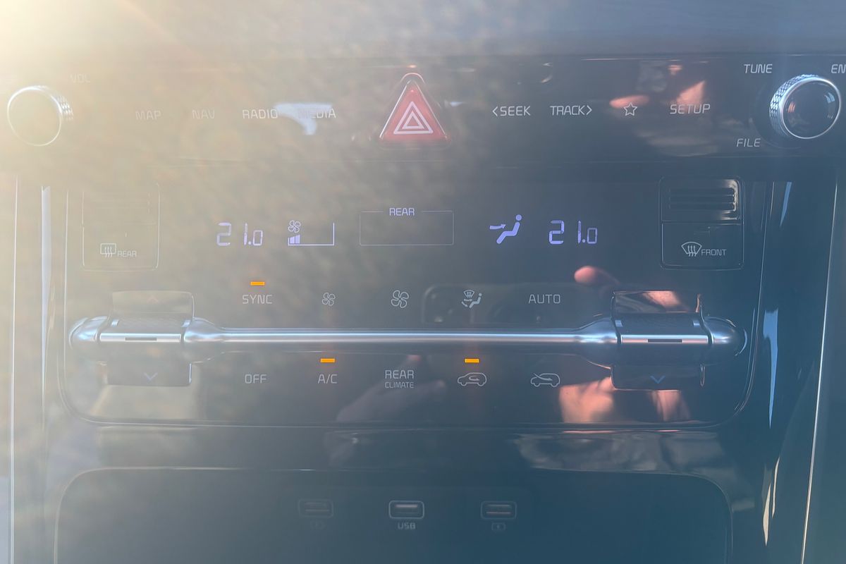 2023 Kia Carnival SLi KA4