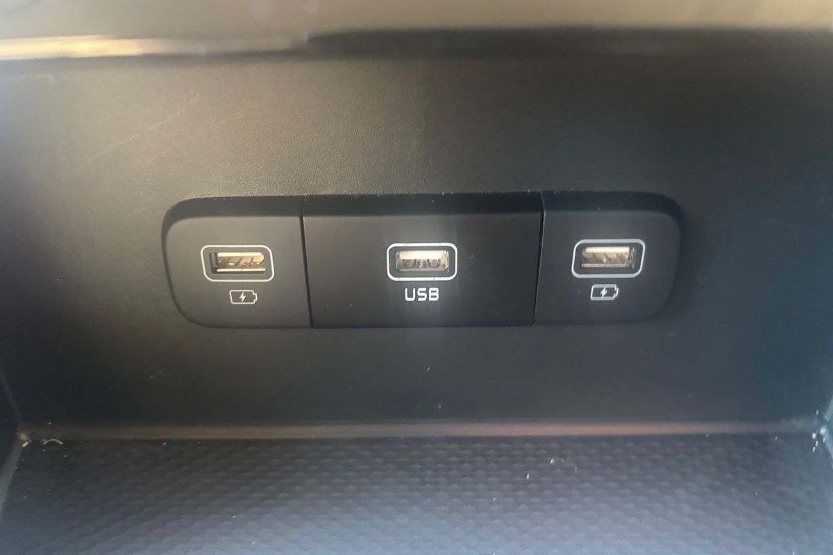 2023 Kia Carnival SLi KA4